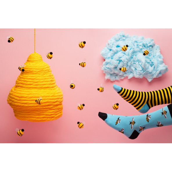 馃悵馃挍 Stopki "Bee Bee" - Uczcij Pszczele Kr贸lestwo z Many Mornings
